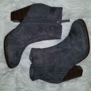 Nature Breeze Gray Suede Booties